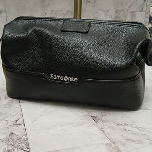 Samsonite Black Pebbled Leather Toiletry Kit